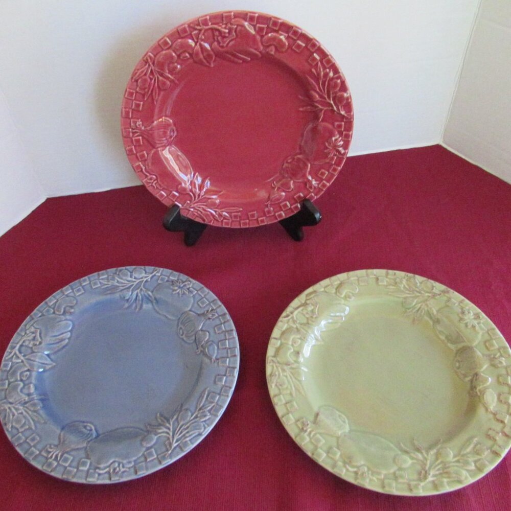 Signature Riviera Van Beers 3 lunch plates Home Grown red green blue embossed